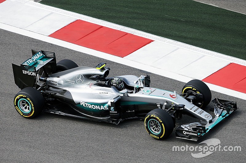 La Mercedes aggiorna la sua power unit con due gettoni