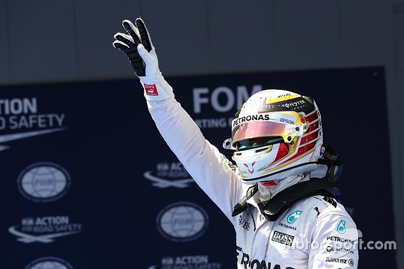 Lewis Hamilton slaat terug: