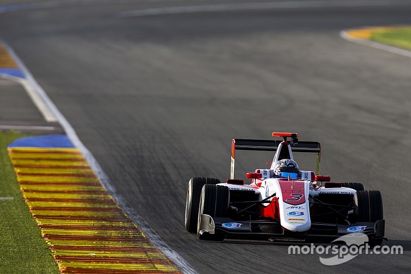 Alexander Albon comanda dall'inizio alla fine in Gara 2