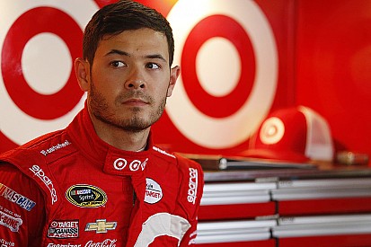 Larson sueña con correr la Indy 500