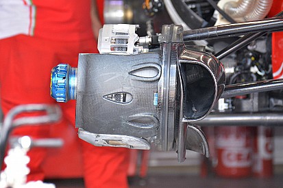 Ferrari: i cestelli dei freni anteriori con tre gocce