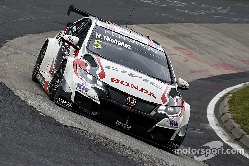 Honda doorstaat technische controle op de Nürburgring
