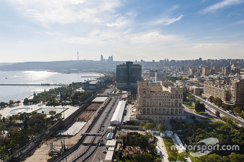 Video: Eerste on-board ronde over F1-stratencircuit Baku