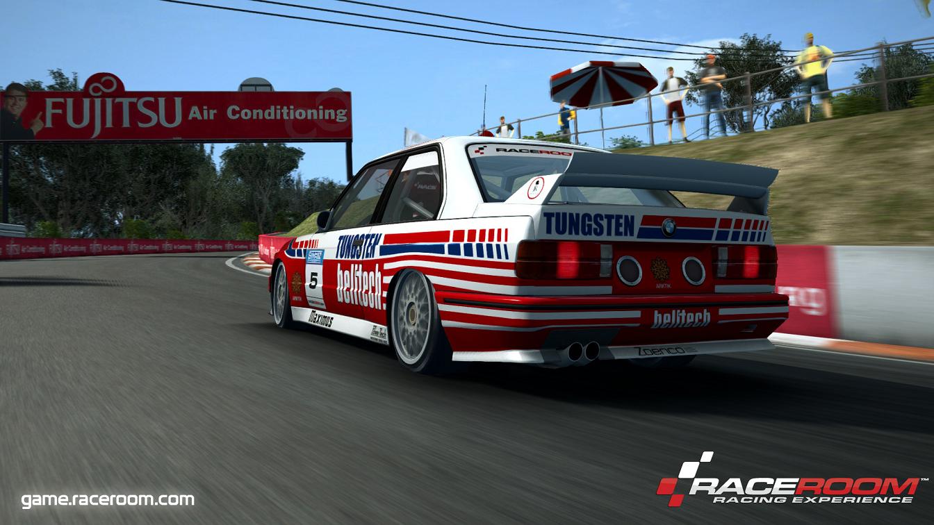 Egy vad szimulátoros élmény: BMW M3 E30