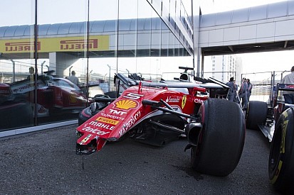 Ennyi maradt Vettel Ferrarijából Szocsiban: képek