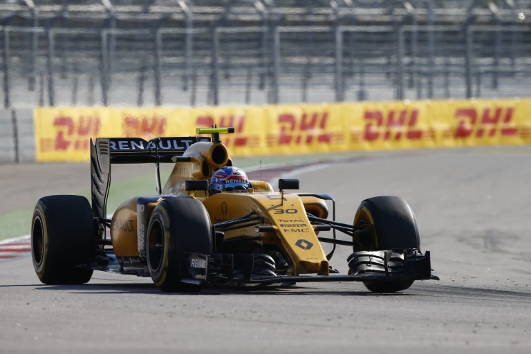 Ismét akcióban a 2012-es Renault, V8-as motorral: álom!
