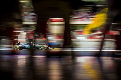 LOL: ezzel a videóval oktatta ki Hamiltont az ex-F1-es versenyző