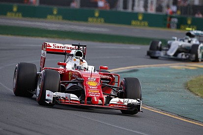 Vettel szerint egyértelműen a Mercedes a favorit Bahreinben!