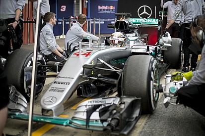 Folytatódik a téli F1-es teszt Barcelonában: Hamilton, Vettel, Button és Rosberg is a pályán