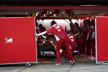 Ferrari: „Nem, nem szenvedünk semmilyen motorproblémától…”