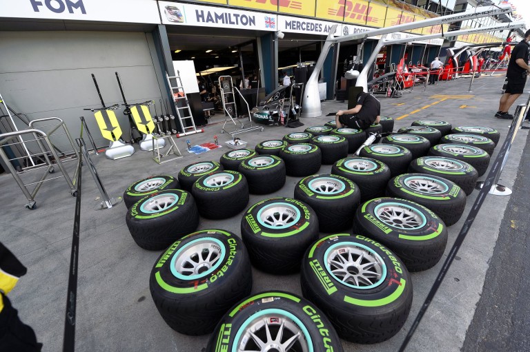 Sumákolt a Pirelli 2015 végén?