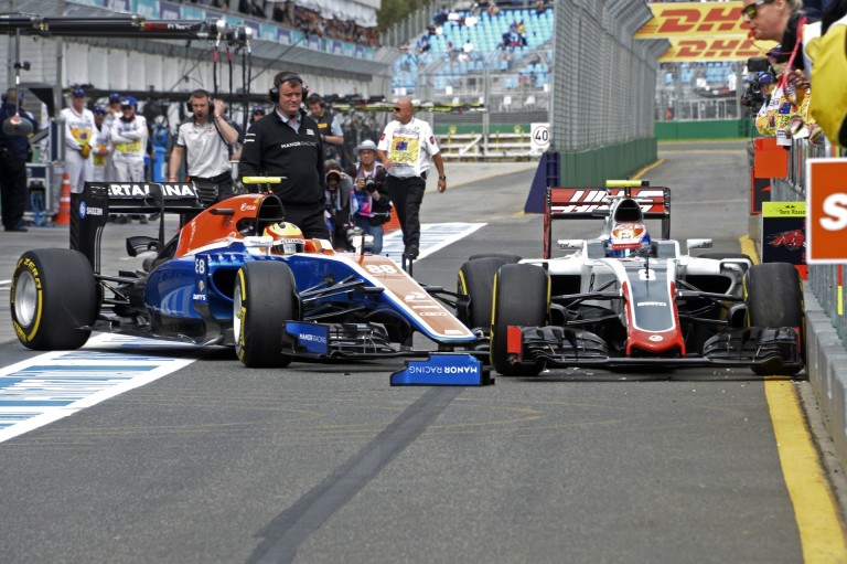 Videón, ahogy az indonéz F1-es újonc lezúzza a Haast