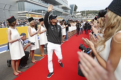 Rosberg soha nem lesz világbajnok, ha ilyen alapvető hibákkal szembesül a Mercedesnél!