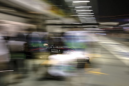 Csoda: A McLaren a sírból hozta vissza a durván túlmelegedett váltóit!