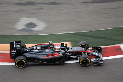 Fedélzeti kamerás kör Mexikóból, Alonso autójában