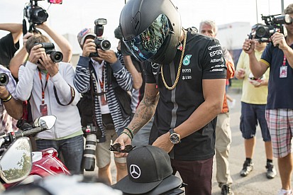 Hamilton nyerte meg az időmérőt Raikkönen és Vettel előtt Monzában! Rosberg csak a 4.