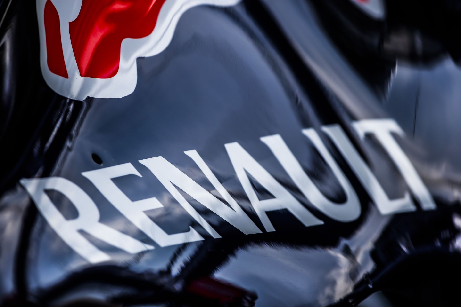 A Renault írásban akar garanciát Ecclestone-tól arról, hogy rendesen tejelnek nekik