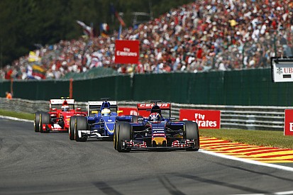 Ki hogyan előz? Verstappen virtuálisan begyakorolja, míg Hamilton a spontaneitásra esküszik!