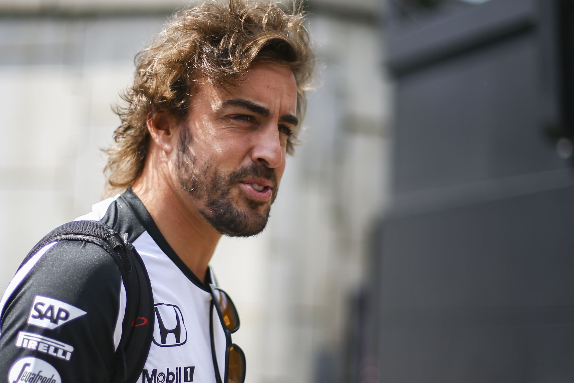 Alonso a pontokért minden trükköt bevet Szingapúrban!