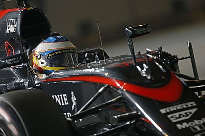 Szingapúri Nagydíj 2015: Kövesd ÉLŐBEN az időmérő edzést az éjszakai F1-es helyszínről (15:00)