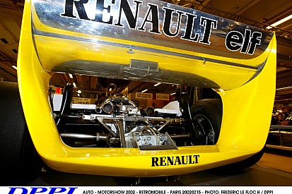 A Mercedes nem ad motort a Red Bullnak, de hajlandó segíteni a Renault-nak?