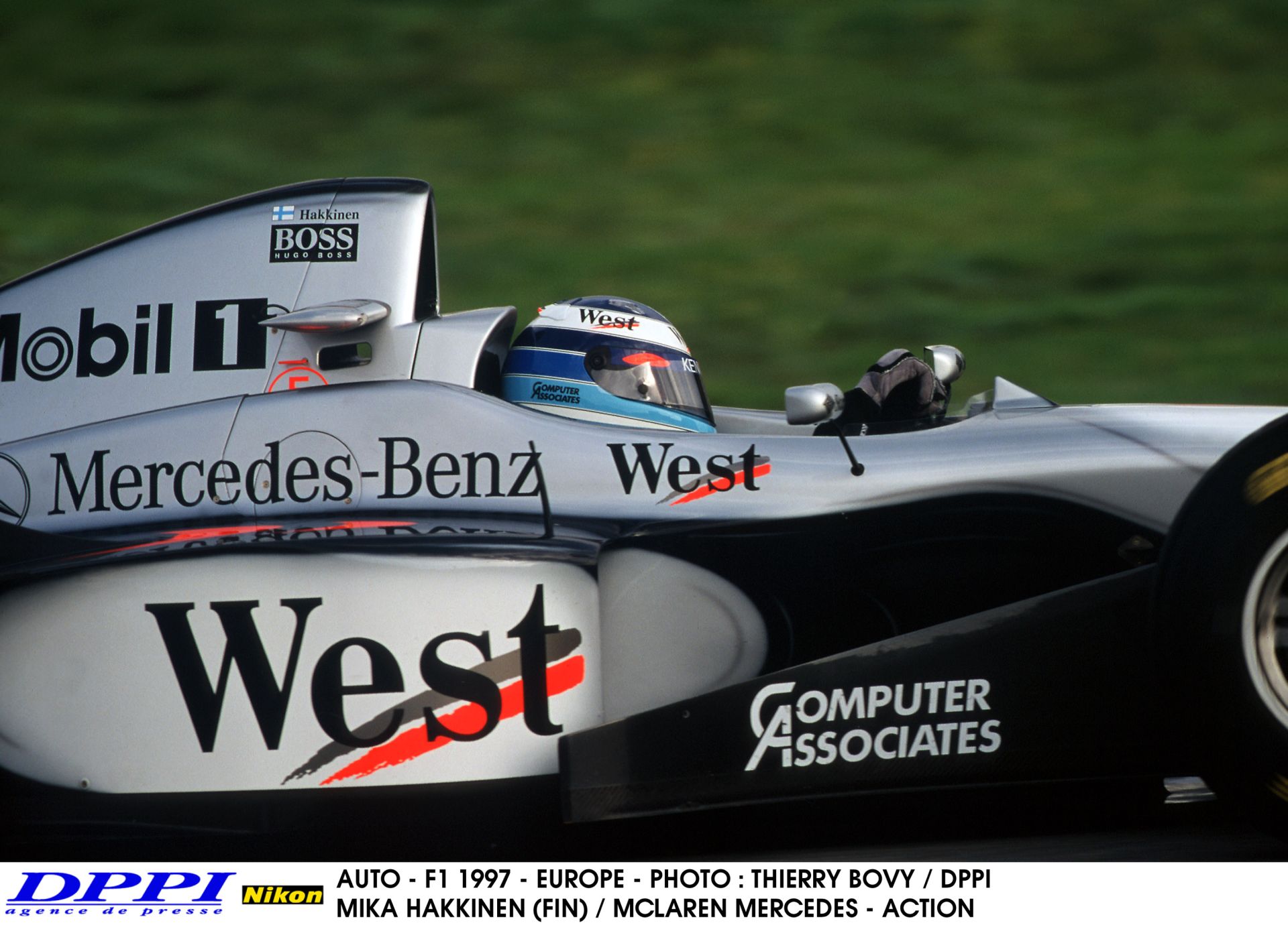 Bődületesen karakteresen szól Hakkinen alatt az 1997-es McLaren Suzukában