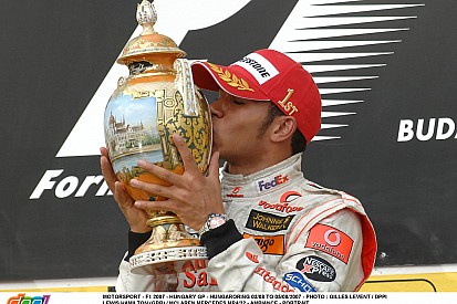 Ezen a napon a Forma-1-ben: Hamilton megnyeri a 2007-es Magyar Nagydíjat, Alonso trükkje nem jött be ellene