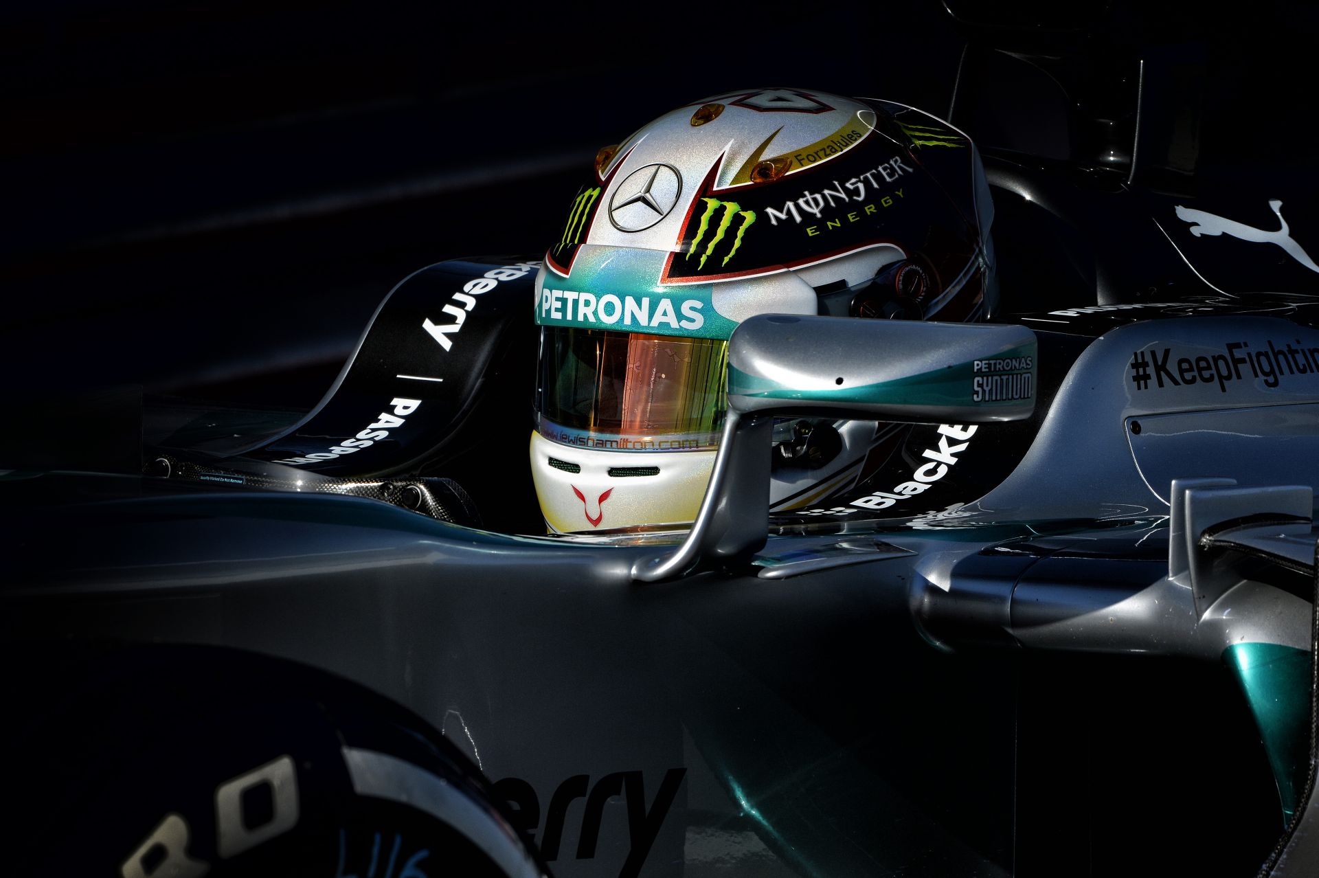 „Lando 'Hamilton' Calrissian” fénysebességre kapcsolt és simán megnyerte a harmadik edzést az Amerikai Nagydíjon Rosberg és Mass