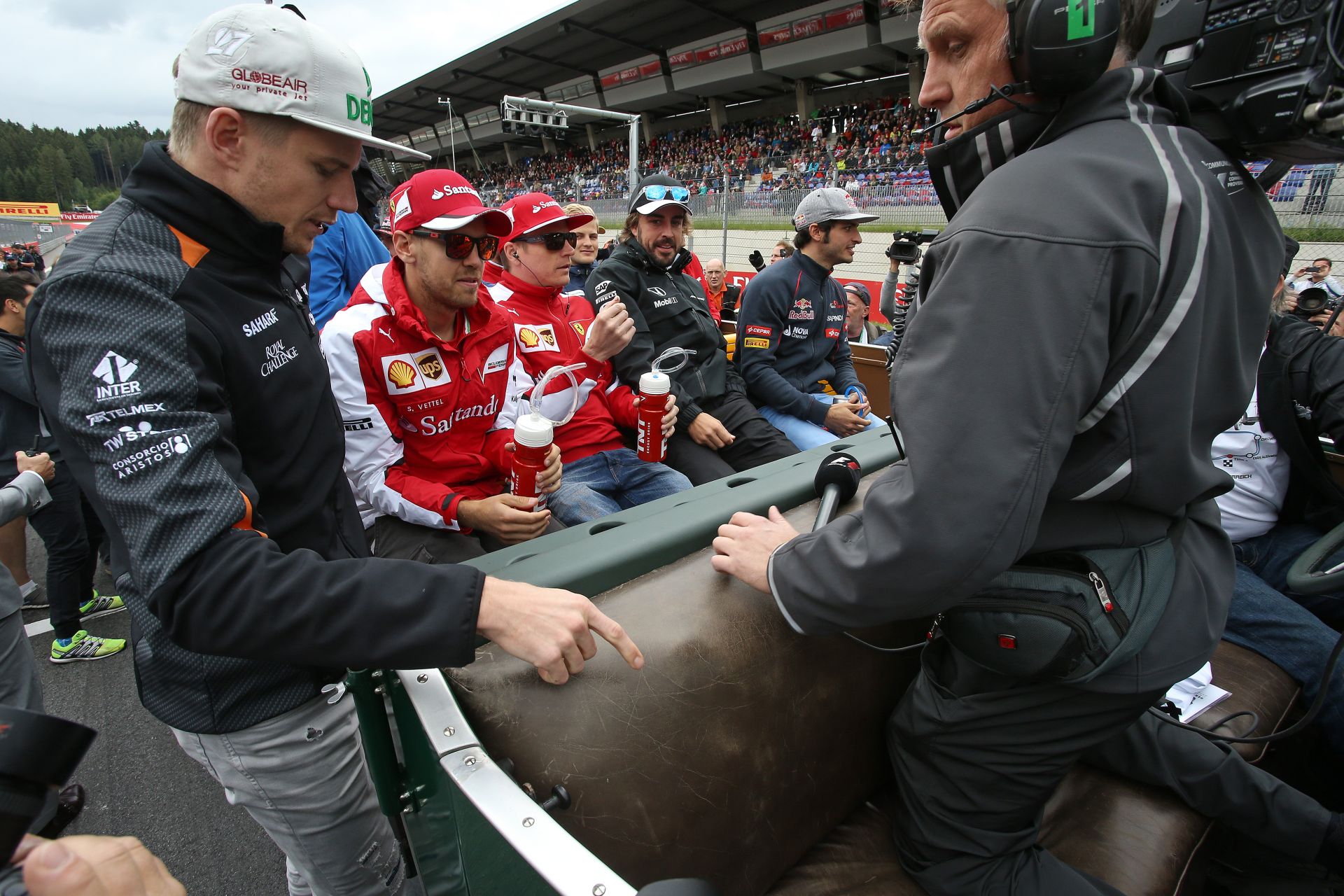 Vettel megerősítette: a Forma-1-es versenyzők nem szoktak együtt sörözni!