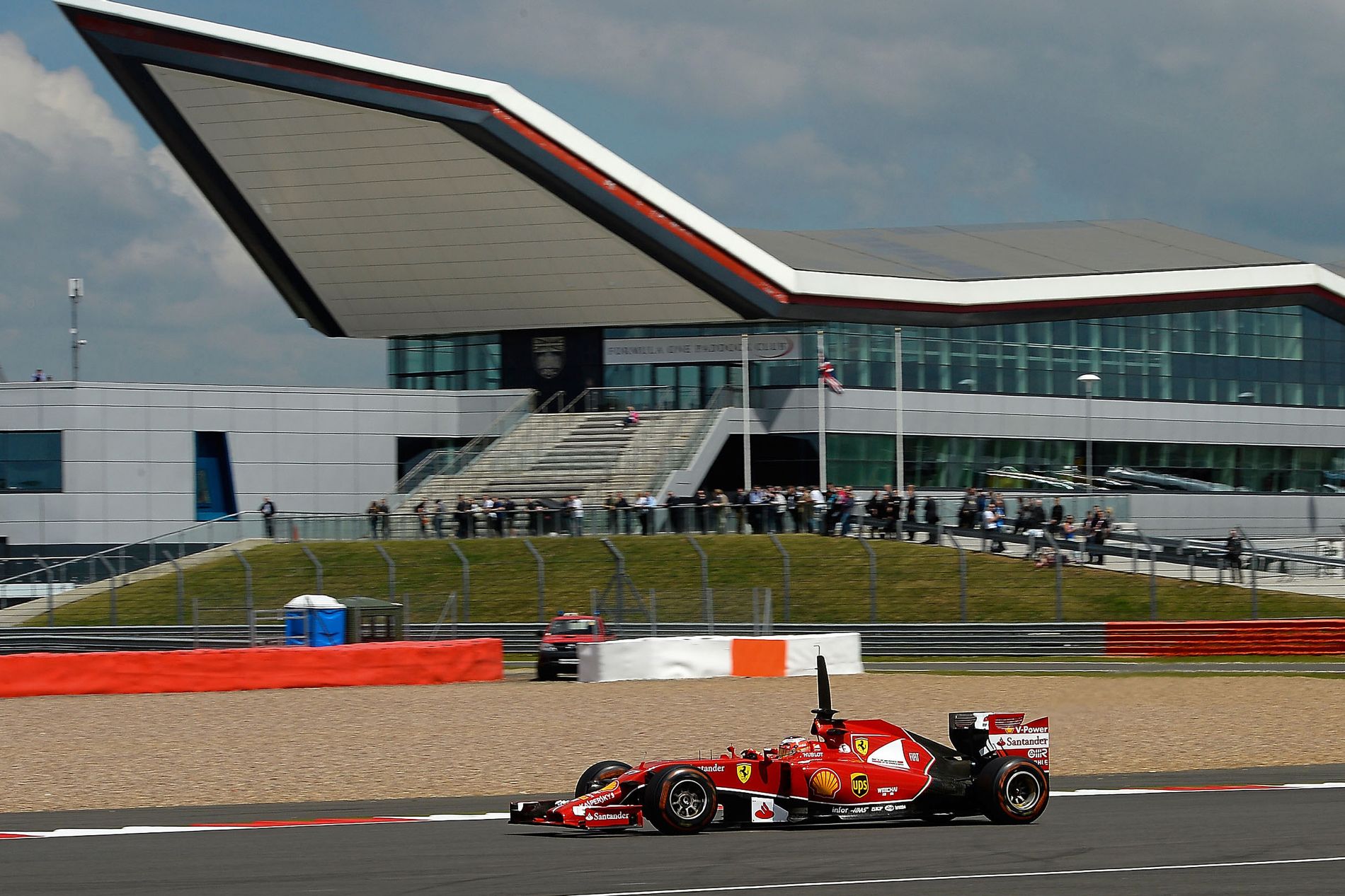 Két DRS-zóna Silverstone-ban, Mansell a negyedik versenybíró