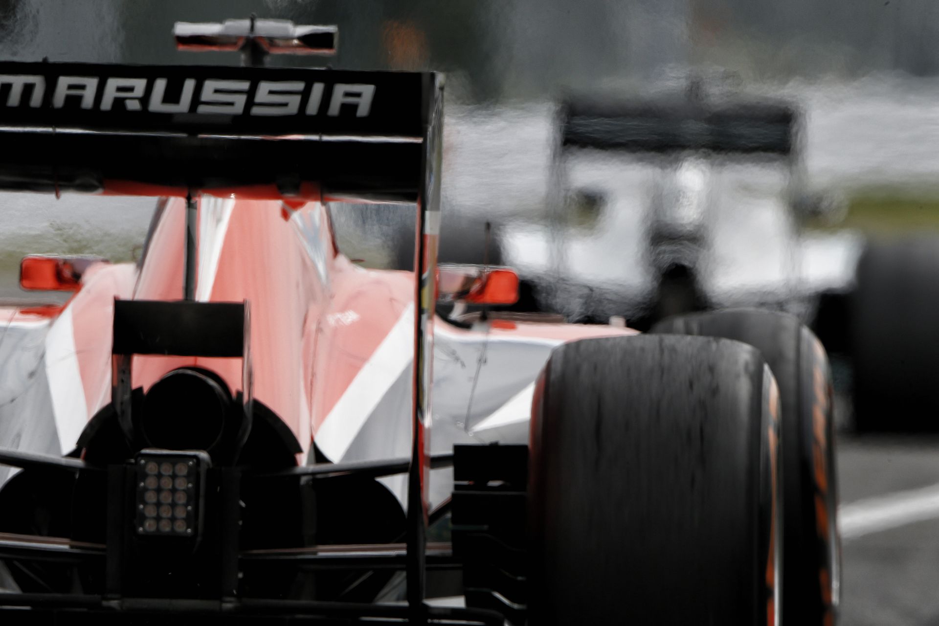 Exkluzív interjú a Marussia magyar tervező mérnökével! Csütörtökön eldőlhet a csapat jövője!