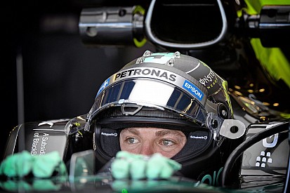 Rosberg duplázott Silverstone-ban Raikkönen és Vettel előtt! Hamilton csak negyedik a másik Mercedesszel