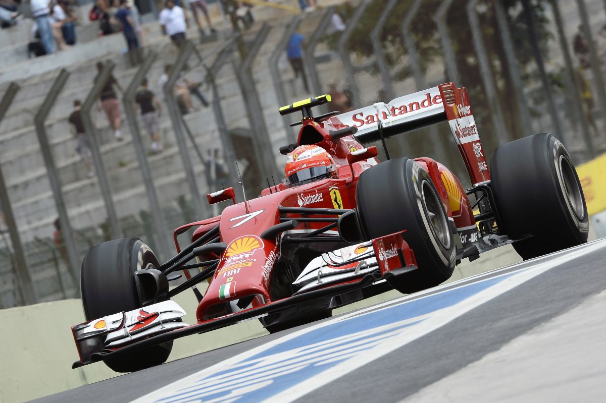 A Ferrari egy lépéssel közelebb Raikkonen kívánalmaihoz: egyből elöl van a finn