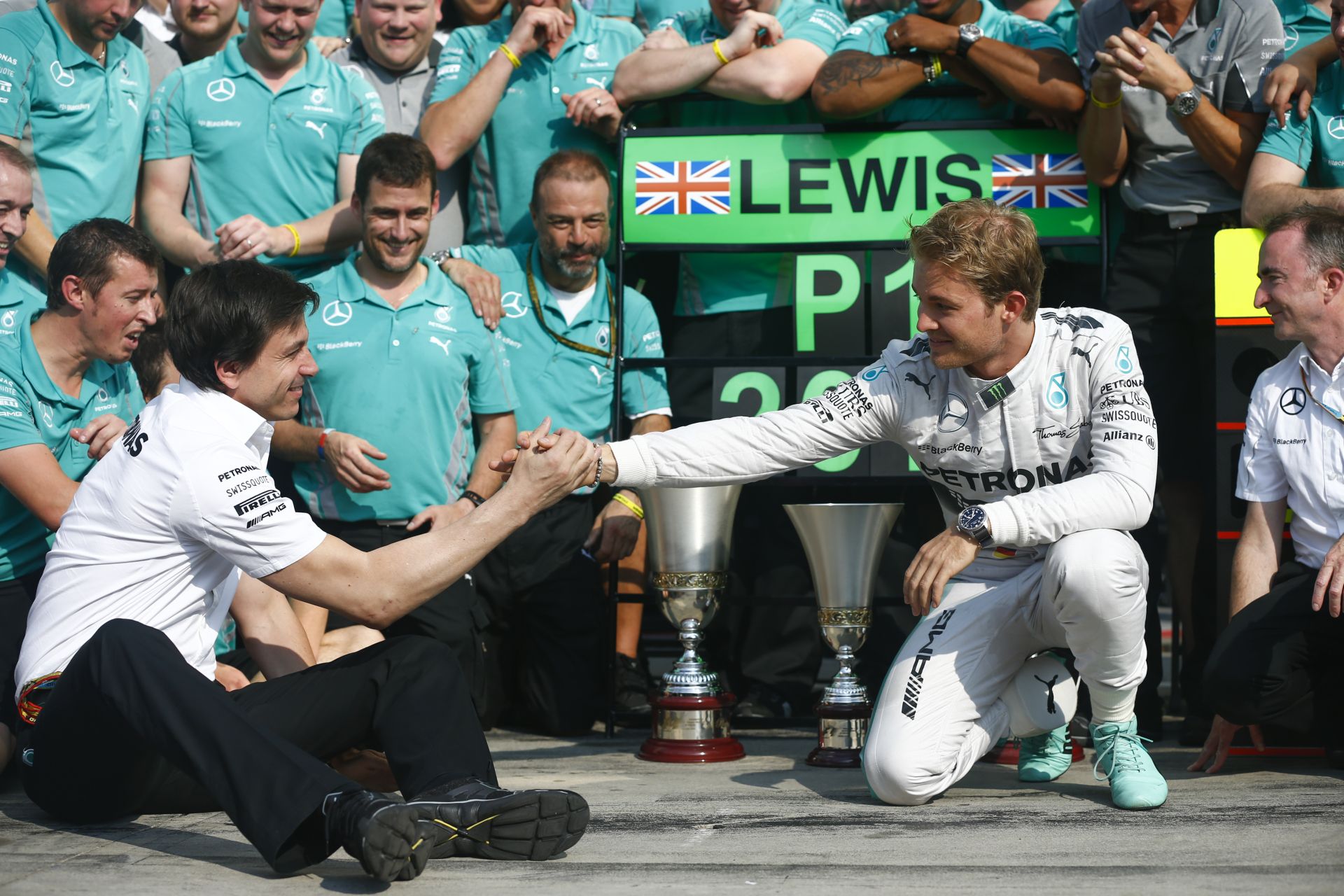 Mercedes: Hamilton, vagy Rosberg nagyon szomorú lesz Abu Dhabiban