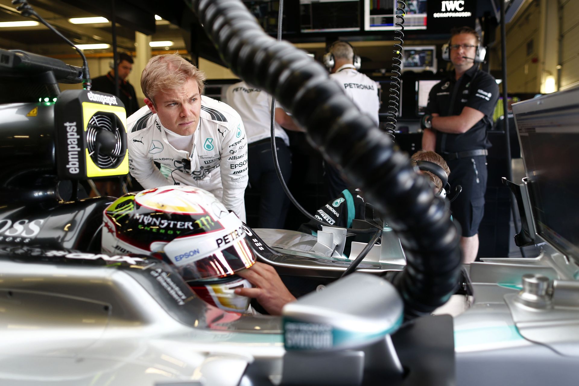 Rosberg és Hamilton lefektette a szabályokat: Ezt és ezt szabad a Mercedesnél