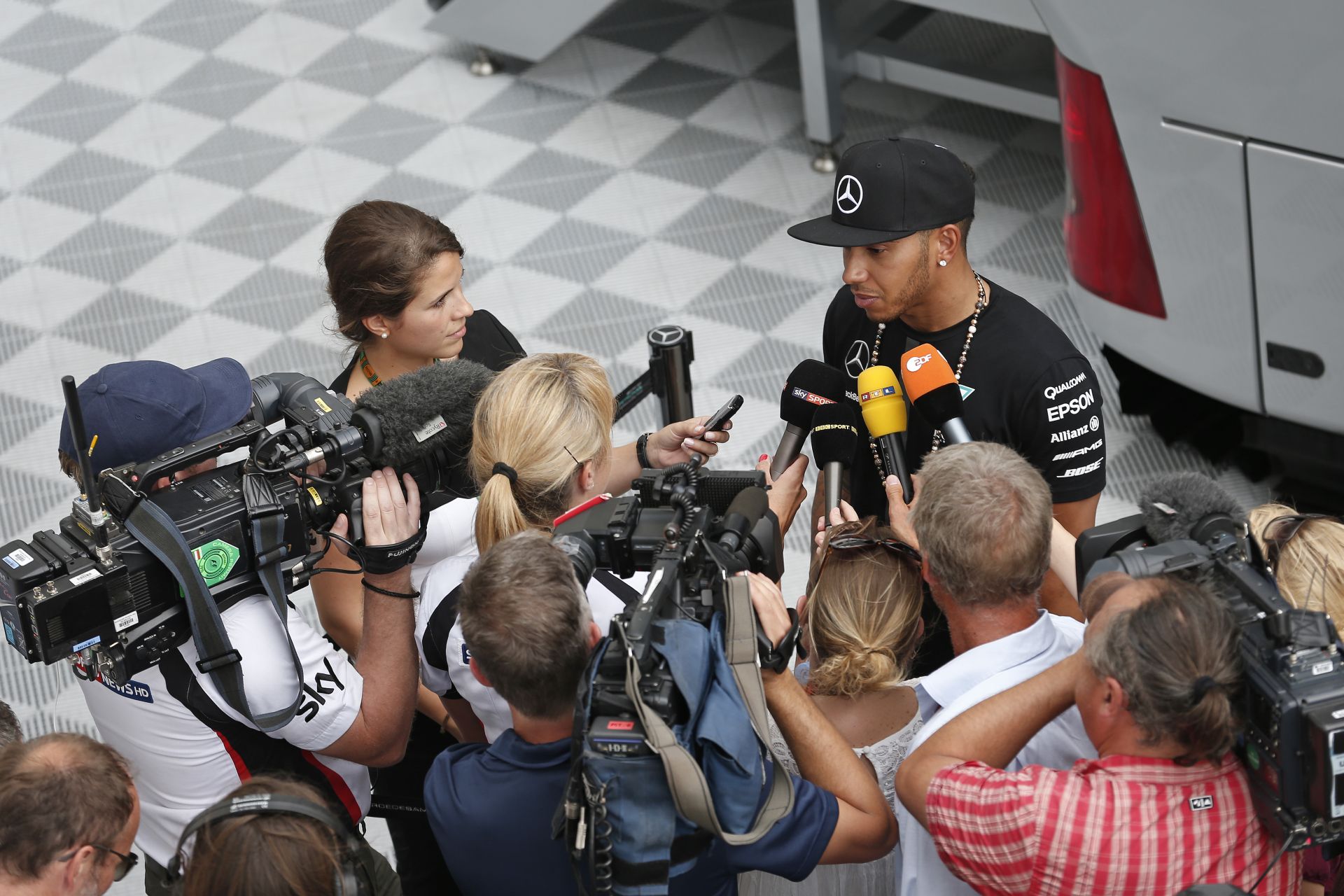 Hamilton: Fú Magyarországon nagyon meleg van, rosszabb, mint egy szauna!