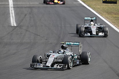 Ecclestone személyesen gratulált a Mercedes vereségéhez!