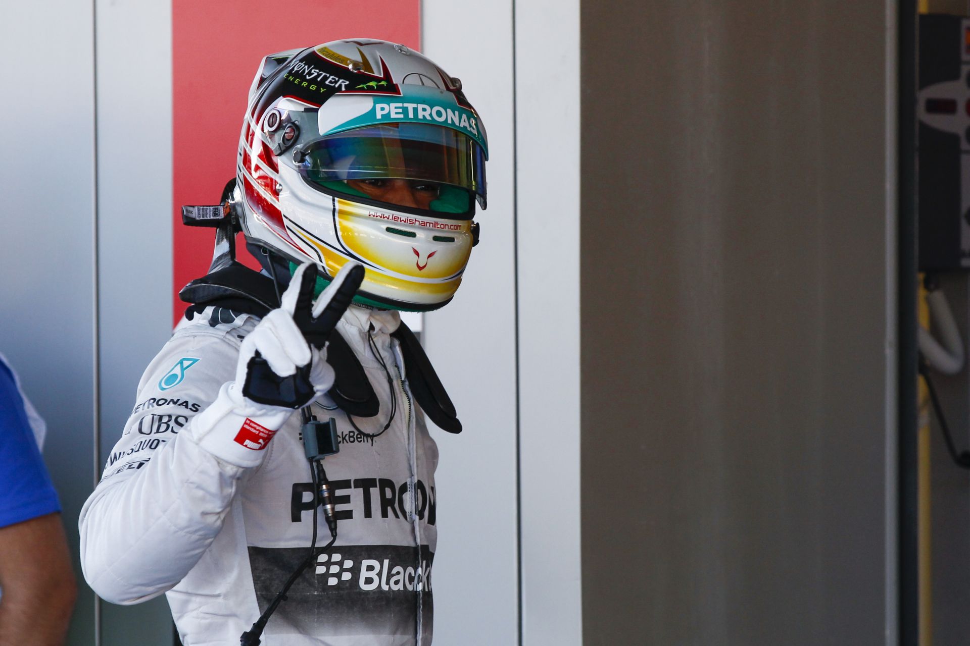 Hamilton nyert Szocsiban, világbajnok a Mercedes! Rosberg hihetetlen módon nullázta le magát a startnál! Bottas ismét a dobogón