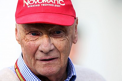 Lauda: Hamilton ma velem utazik haza!