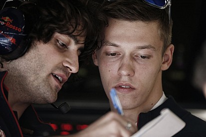 Röviden: lelátót neveznek el Daniil Kvyatról az Orosz Nagydíj helyszínén