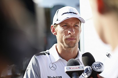 Lehet színház a Mercedesnél Hamilton és Rosberg között, de csak a győzelem számít