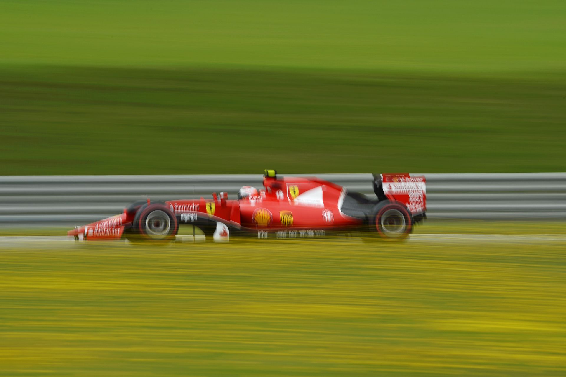 Így gyakorolja a startot Raikkönen a Red Bull Ringen