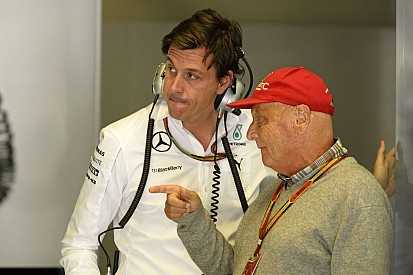 A Mercedes megkönnyebbült a mai 1-2 után: vajon holnap is gyorsak lesznek a többiek?!