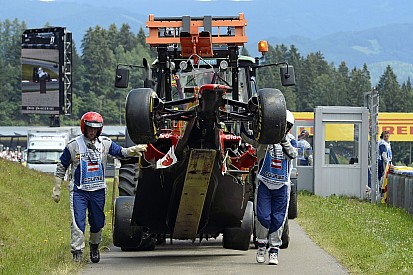 Raikkönen a durva balesete miatt új kasztnit kap a Brit Nagydíjra