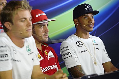 A Ferrari Hamiltont akarja, ha Alonso távozik?!