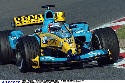 Pályabejárás Alonsóval és a 2004-es Renault-val Spa-ban