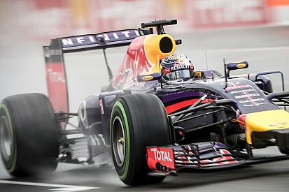 Nem normális, hogy Vettel ennyi időt veszít Ricciardóval szemben - van bőr a képükön