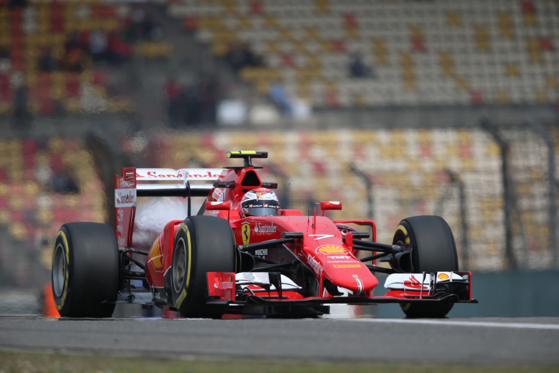 A Ferrari egy szorosabb holnapi versenyre készül