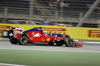 Raikkönen nem elégedett! Vettel ismét előtte az időmérőt követően, ezúttal Bahreinben