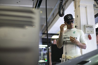 Lauda: Hamiltonnak miért kellett volna elengednie Rosberget? Jól tette!